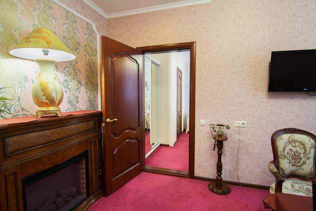 Grand Christer Hotel Kyiv Exterior photo