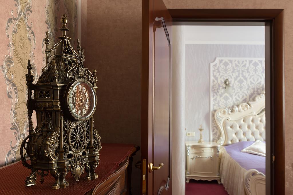 Grand Christer Hotel Kyiv Exterior photo